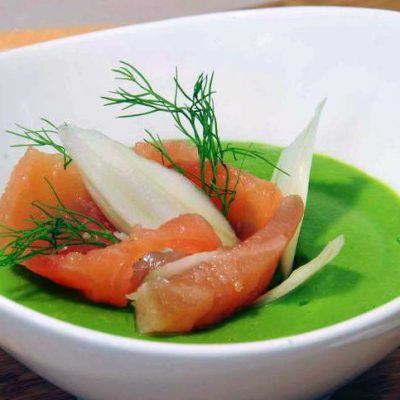Saumon gravelax et sa crème de petits pois Saumon gravelax et sa crème de petits pois